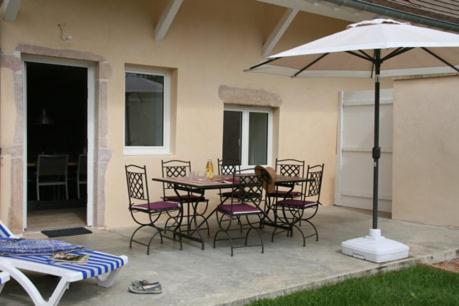 La Fontenelle - Lovely Holiday House With Swimming Pool Cuisery Exteriör bild