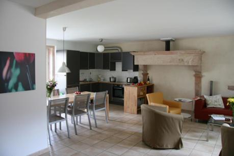 La Fontenelle - Lovely Holiday House With Swimming Pool Cuisery Exteriör bild