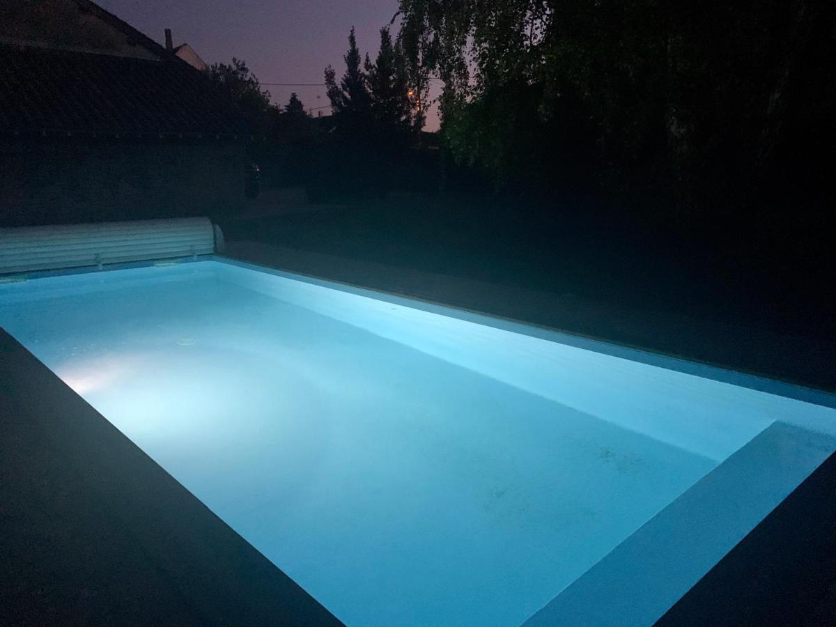 La Fontenelle - Lovely Holiday House With Swimming Pool Cuisery Exteriör bild